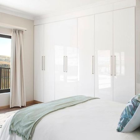 Eleven On Tumbleweed, Cathkin Estates Apartment Champagne Valley Bagian luar foto