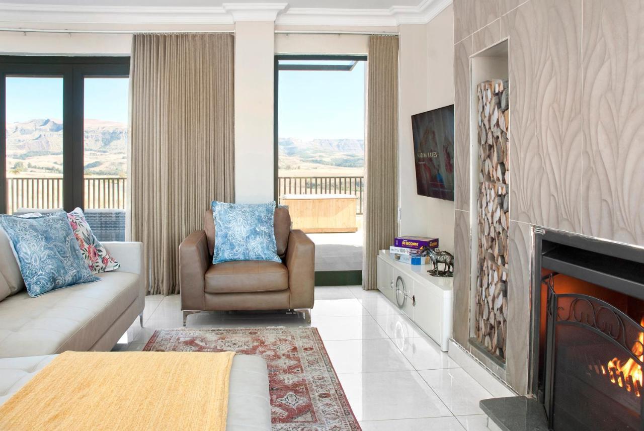 Eleven On Tumbleweed, Cathkin Estates Apartment Champagne Valley Bagian luar foto