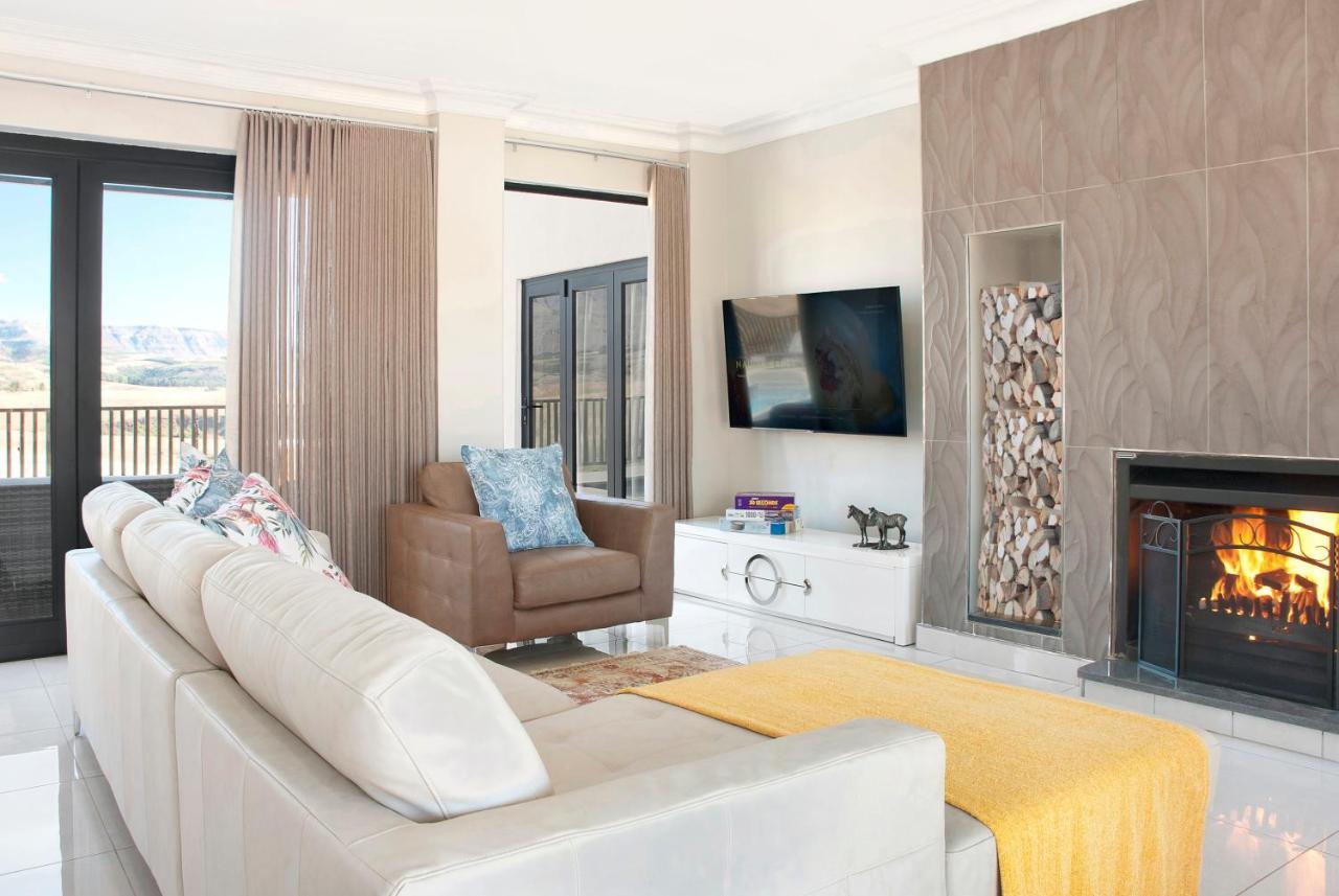 Eleven On Tumbleweed, Cathkin Estates Apartment Champagne Valley Bagian luar foto